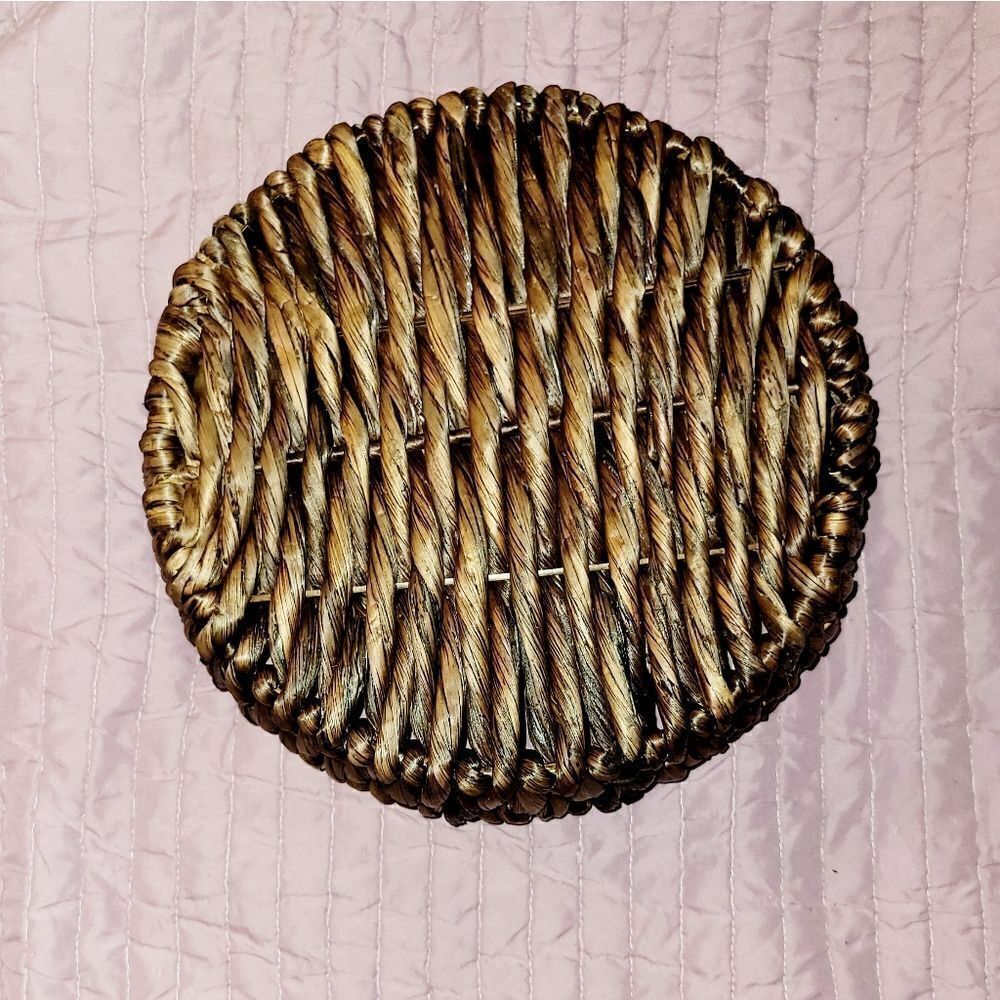 3 Woven stackable baskets. - Picture 10 of 15